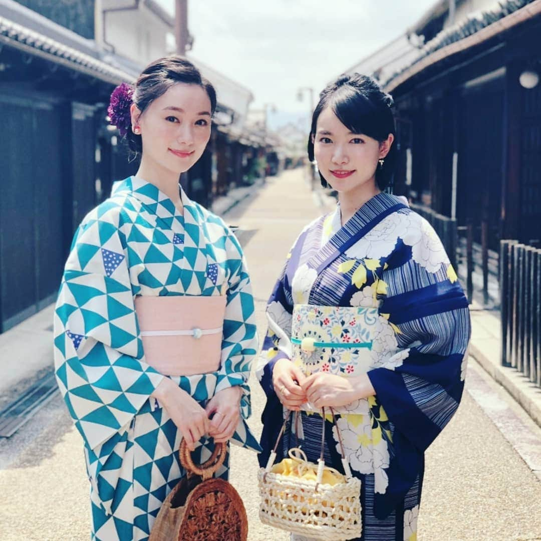 中島亜梨沙さんのインスタグラム写真 - (中島亜梨沙Instagram)「JR東海｢うまし うるわし 奈良｣ webムービーに出演中です 今回うかがった橿原神宮も今井町も神秘的な雰囲気でとても素敵な場所 奈良に行く度に新しい奈良の魅力を発見しています☝️ 連れて帰りたいほど可愛らしい後輩の小川紗良ちゃんと😃 皆さまもぜひ魅力満載の奈良へ🦌 . #JR東海 #うましうるわし奈良 #橿原神宮 #今井町 #うのまち珈琲店」9月6日 12時43分 - arisa_nakajima_desu