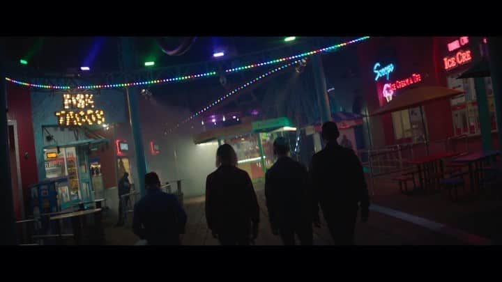 ジャスティン・ヒルズのインスタグラム：「How It Feels to Be Lost Album & Video SirensMusic.co」