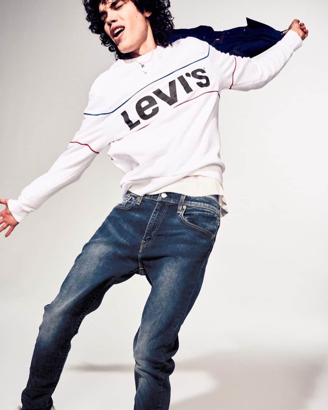 Levi’sさんのインスタグラム写真 - (Levi’sInstagram)「The next level of comfort. . +Advanced Stretch. Superior stretch fabrics make for our most comfortable fits yet. Available in-store and online.」9月6日 13時51分 - levis