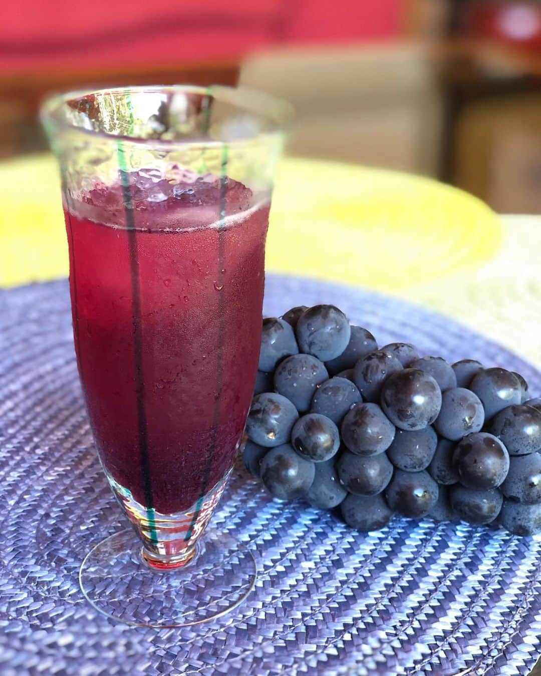 のインスタグラム：「Mom's fresh grape juice✨ 母の手作り #ぶどうジュース 🍇」