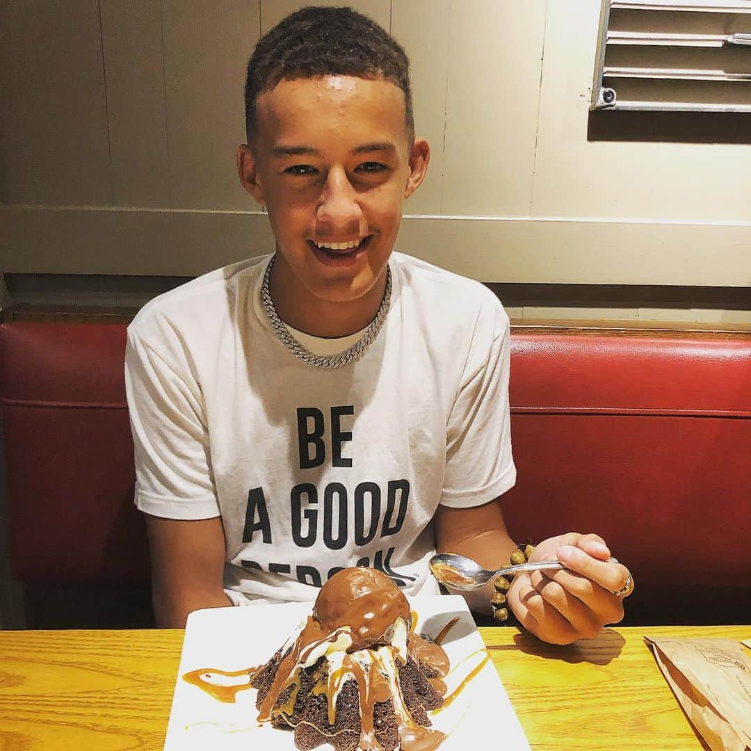 ティム・ハワードさんのインスタグラム写真 - (ティム・ハワードInstagram)「HAPPY BIRTHDAY JACOB...14 years ago God created the greatest son ever! So proud of who you are and where you’re going. Hustle hard and follow your passion 🙏🏽 LOVE YOU MORE, ALWAYS ❤️ @young.midnight #LuckyDad」9月6日 14時34分 - timhow1