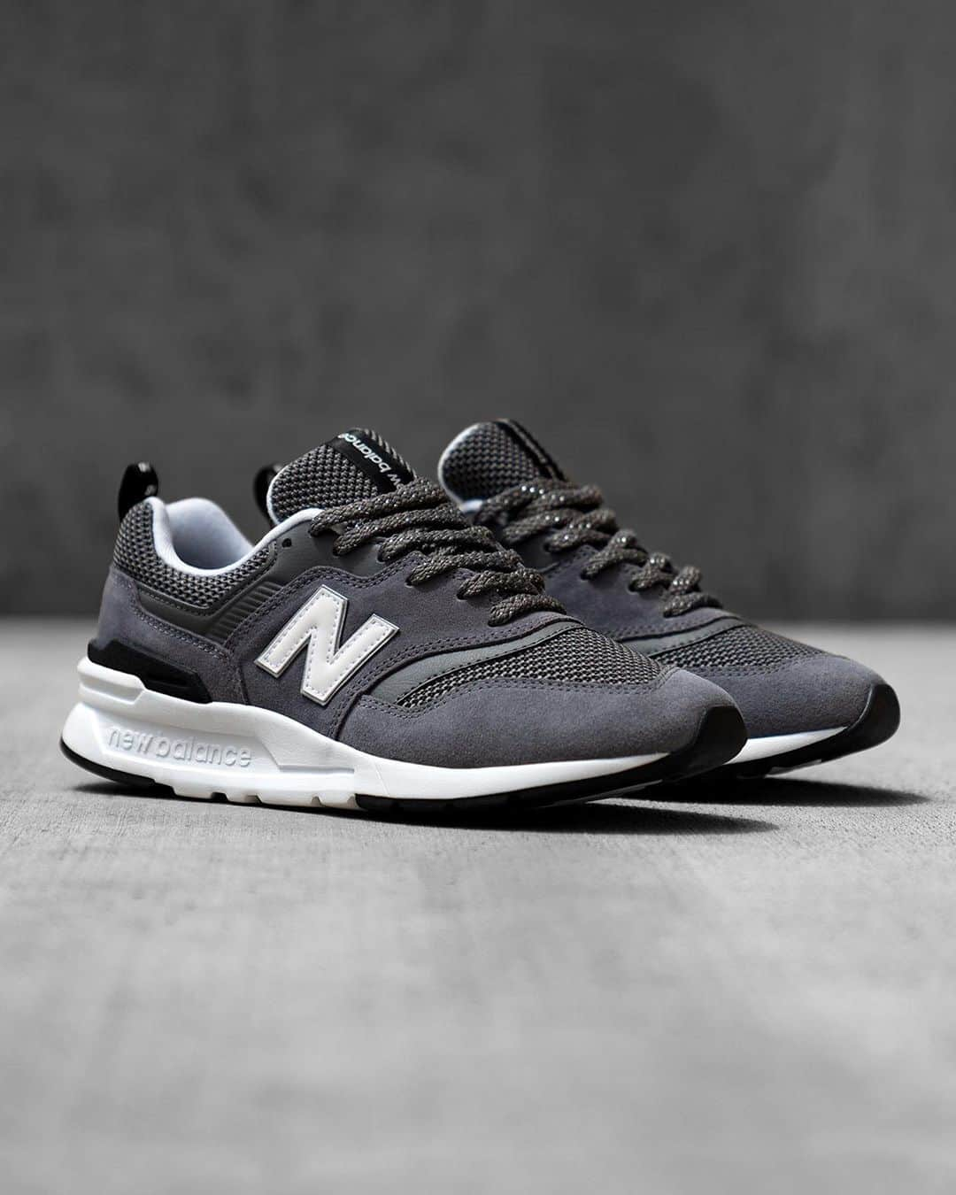 newbalanceさんのインスタグラム写真 - (newbalanceInstagram)「We are celebrating the color that runs through our family lineage: Grey. @nblifestyle #NBGreyDay」9月7日 1時02分 - newbalance