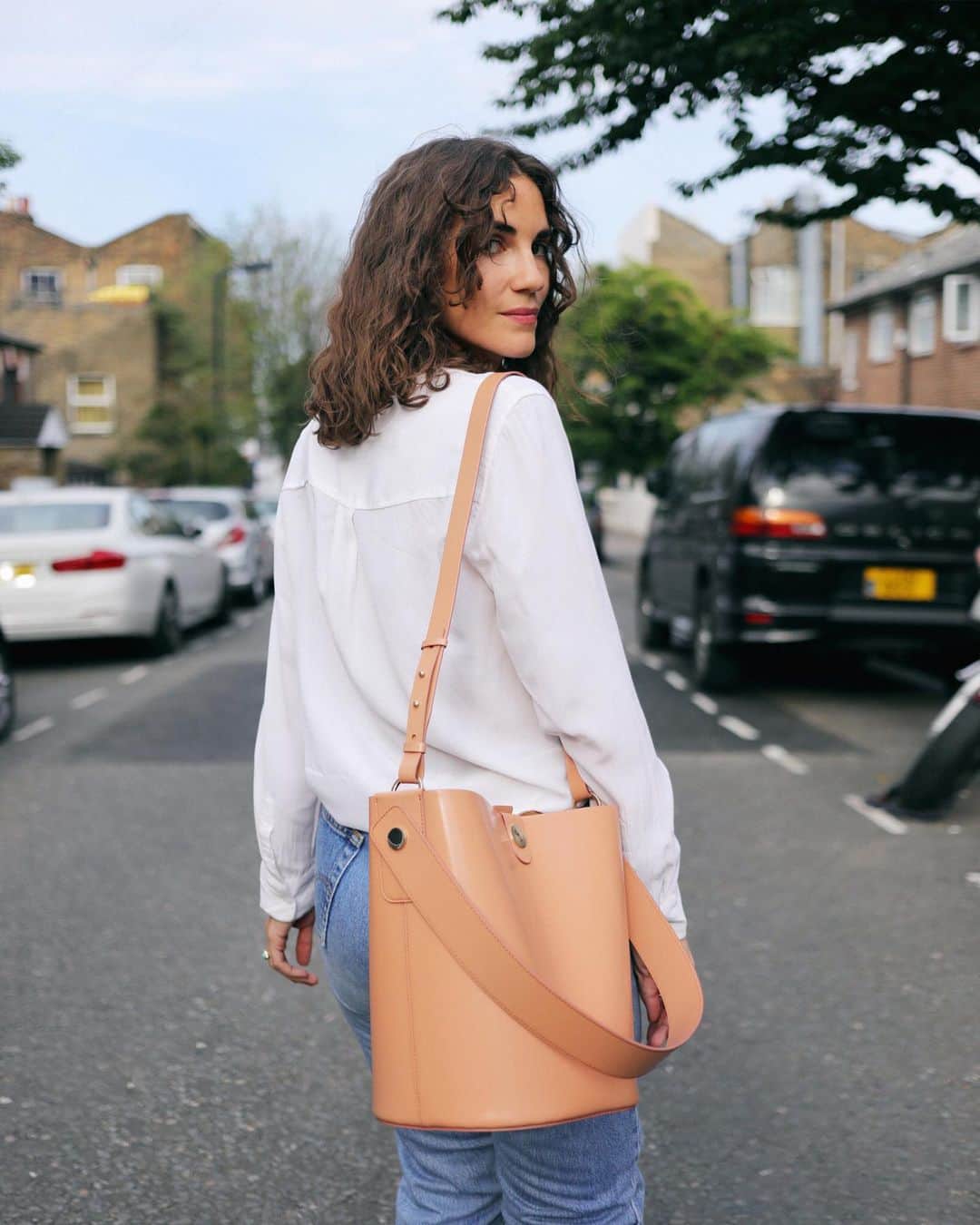 Sophie Hulmeのインスタグラム：「Looking back on this week like... 🤷🏻‍♀️ Swinging Fridays with The Swing!」