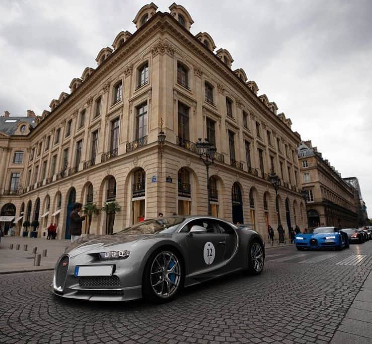 ブガッティさんのインスタグラム写真 - (ブガッティInstagram)「Last stop, Paris: The BUGATTI Grand Tour participants are heading towards the legendary Hôtel Ritz on Place Vendôme.  #BUGATTI #BUGATTIChiron #Chiron #BUGATTITheGrandTour #BUGATTI110ans」9月7日 2時07分 - bugatti