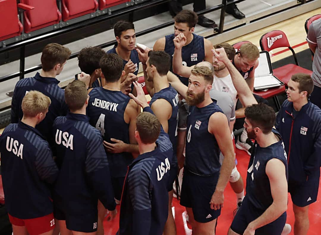 USA Volleyballさんのインスタグラム写真 - (USA VolleyballInstagram)「The U.S. Men (3-0) 🇺🇸 will play Mexico (2-1) 🇲🇽 today at 6p PT at the NORCECA Continental Championship in Winnipeg. --- Watch live on @flovolleyball」9月7日 2時08分 - usavolleyball