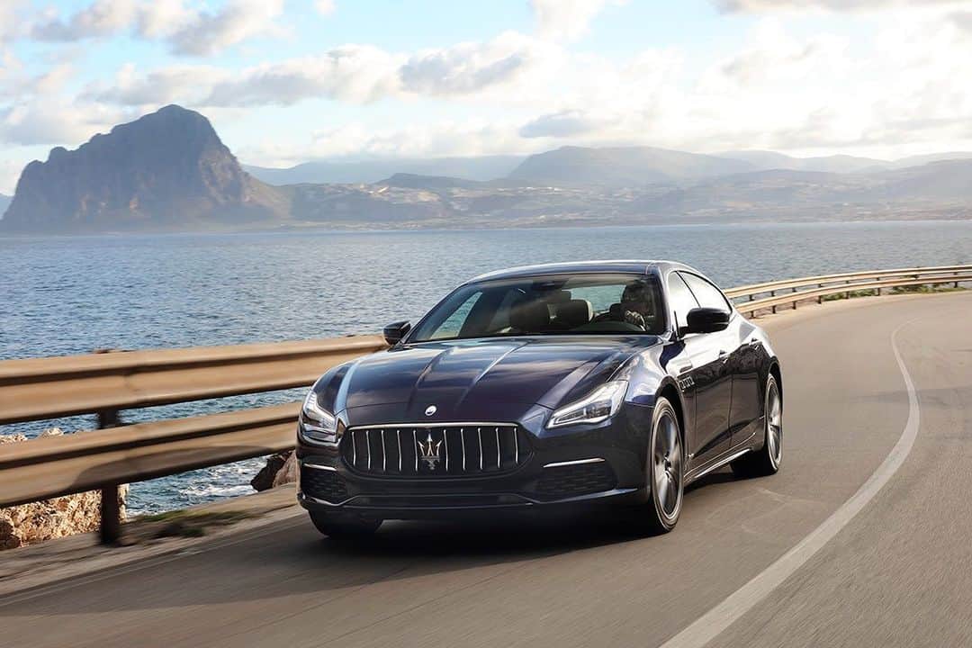 Maserati Japan | マセラティ ジャパンのインスタグラム：「1963年に誕生した初代クアトロポルテから半世紀、モータースポーツの血統を受け継ぎ、色褪せることのない気品と存在感を放つスタイルで走り続けます。 #Maserati #マセラティ  #MaseratiJapan #マセラティジャパン #Quattroporte #クアトロポルテ」