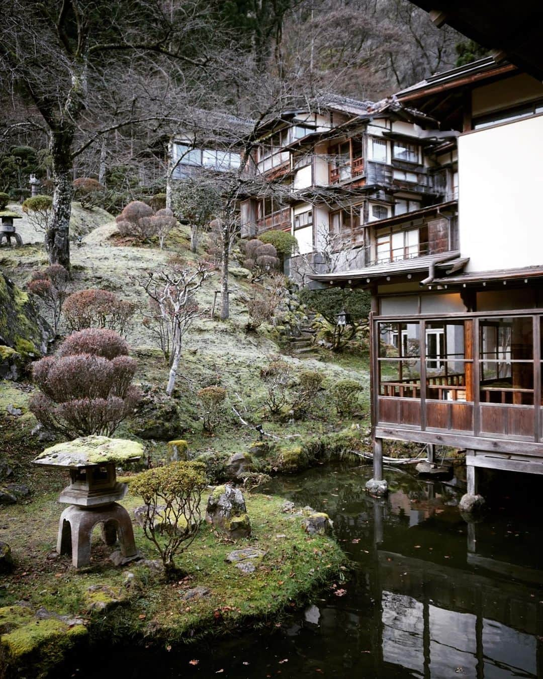 Rediscover Fukushimaさんのインスタグラム写真 - (Rediscover FukushimaInstagram)「I’m looking through my autumn and winter photos to remind myself of cold weather, because it’s been so hot recently! I love this pic. Beautiful even in the greyest days of winter. Photo taken at Mukaitaki, Higashiyama Onsen」9月6日 17時11分 - rediscoverfukushima