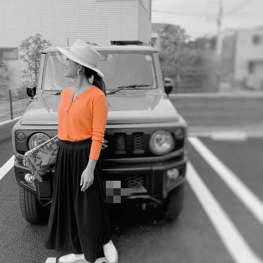のインスタグラム：「🍊オレンジ色🍊﻿ ﻿ ﻿ 秋カラーのトップス﻿ というより﻿ ハロウィンカラー❔🎃👻﻿ ﻿ ﻿ 1枚の長袖がちょーどよき季節(♡︎ˊ艸ˋ♡︎)🍃﻿ ﻿ ﻿ @_ruruofficial_ ★------------------------------------------------☆﻿ #沖縄人 #うちなんちゅ﻿ #秋カラー #秋コーデ﻿ #オレンジ」