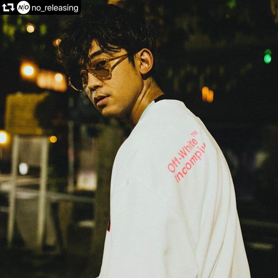 川村由紀さんのインスタグラム写真 - (川村由紀Instagram)「#repost @no_releasing 京都は蛸薬師にてスタート！Street Fashion & Musicのセレクト・ストア「N/O releasing」（ノー・リリーシング)のPR担当を務める運びとなりました。先ずは公式instagramがスタートしたのでフォロー宜しくです。  近日公開予定のLOOKから、THREE1989の上村翔平が「Off-White」着用のショットや、Underground Resistance のChuck Gibson氏がしたためた手書きのスローガンなどなど先行公開中です。お近くにお立ち寄りの方は是非ショップにも！  #offwhite #palmangels #marceloburlon #heronpreston #2019AW #上村翔平」9月6日 17時33分 - yukikawamura821