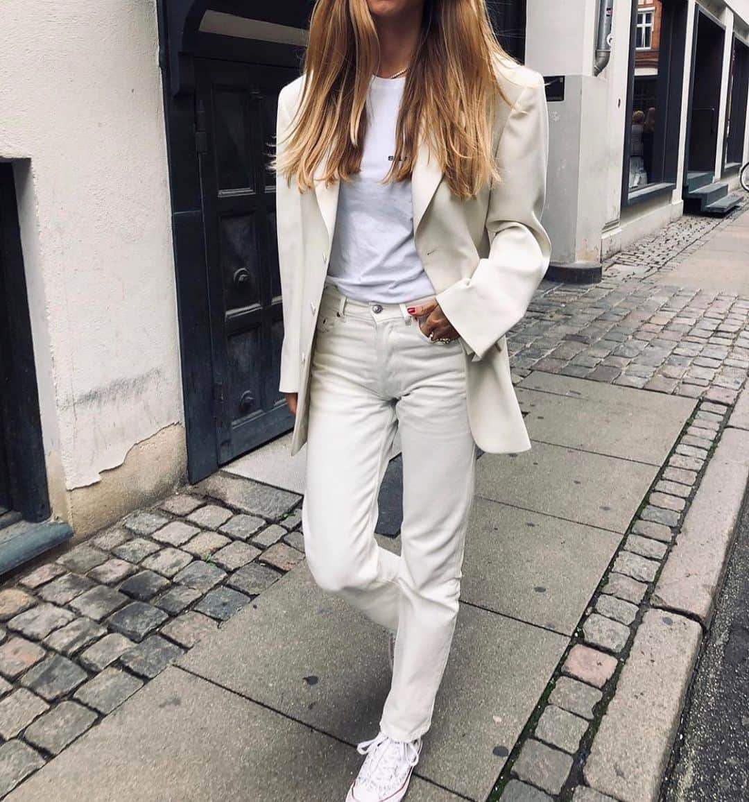 ゾーカーセンさんのインスタグラム写真 - (ゾーカーセンInstagram)「I love this look ! White on white on white ☁️☁️☁️☁️☁️☁️☁️☁️☁️☁️☁️☁️☁️☁️☁️☁️☁️☁️☁️ via @pernilleteisbaek」9月6日 17時28分 - zoekarssen