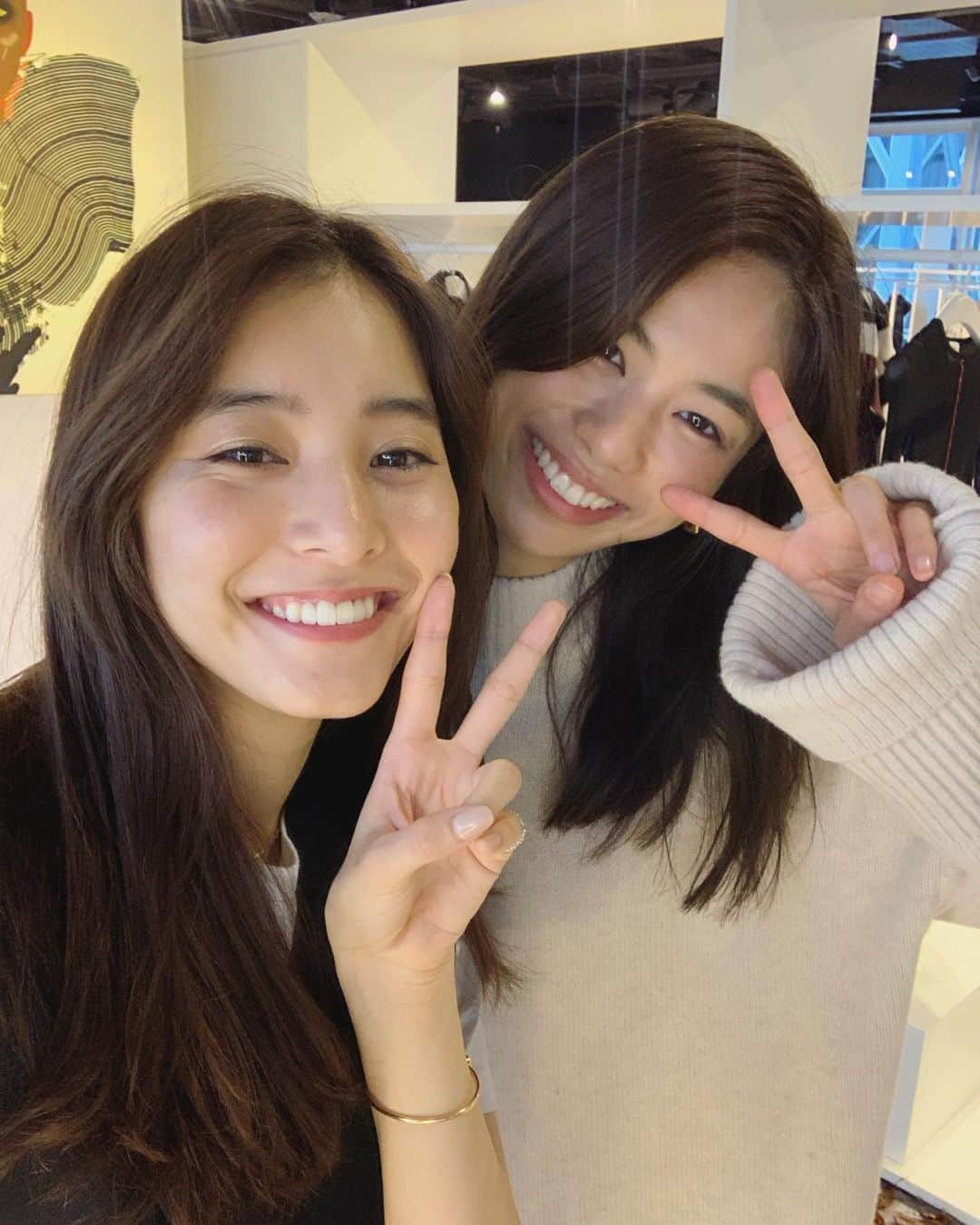 新木優子さんのインスタグラム写真 - (新木優子Instagram)「H&Mのプレスに遊びに行ったらはるみちゃんとばったり😳  とんでもなく、可愛い、、、😢❤️」9月6日 17時32分 - yuuuuukko_