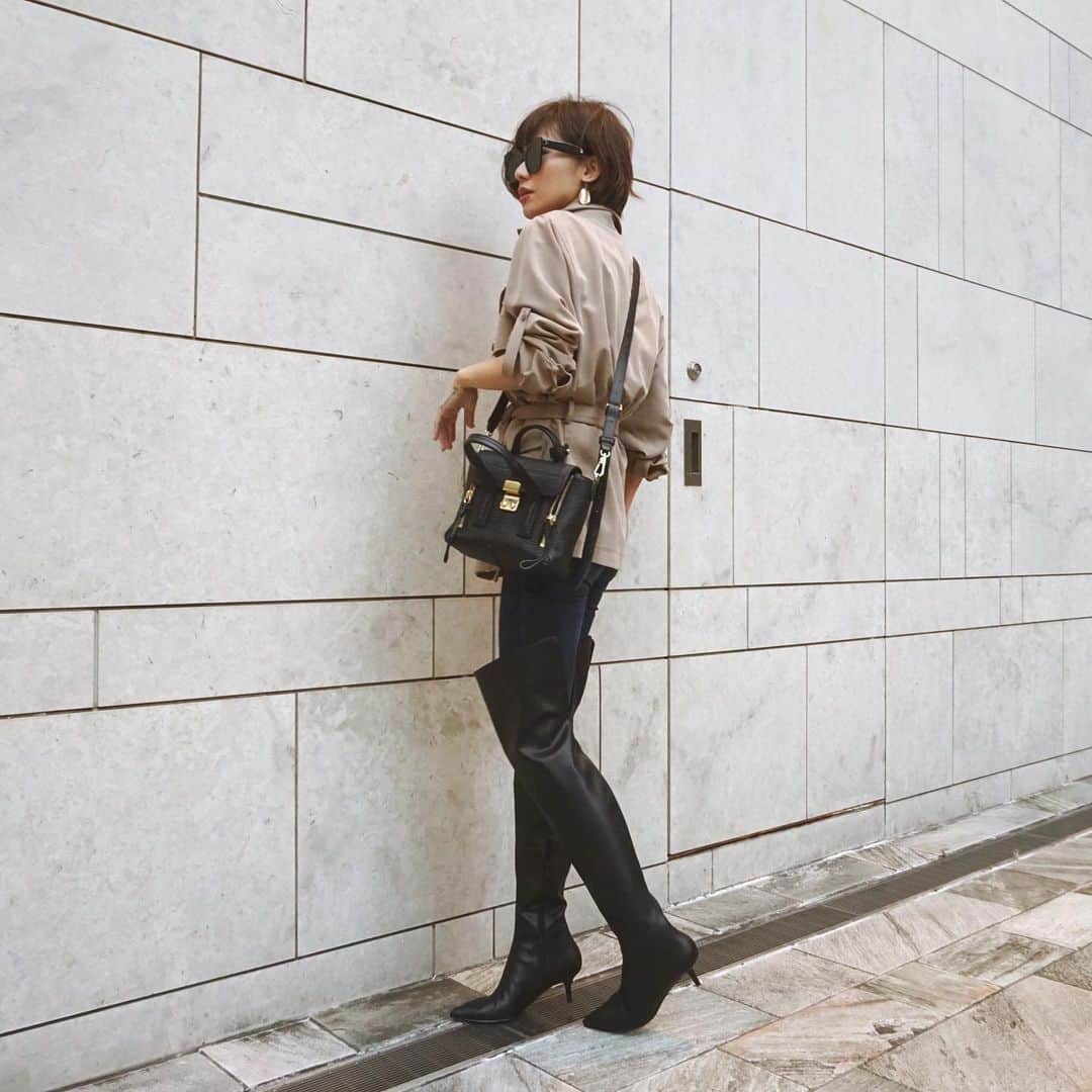 宮本沙恵さんのインスタグラム写真 - (宮本沙恵Instagram)「ミリタリージャケットのベージュ🍂 . あ〜ん二日酔い🥺 #myshawty#code#fashion#ジャケット#秋コーデ」9月6日 18時24分 - saebi
