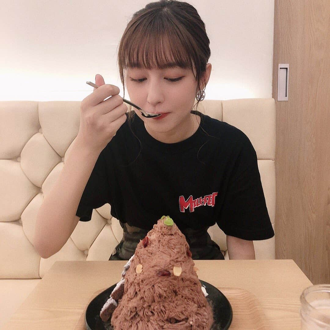 市野莉子さんのインスタグラム写真 - (市野莉子Instagram)「. まだまだ夏満喫できてなかったから かき氷食べに行ってきたんや〜 ふわっふわ❄️ 違う味もたべてみたい…😏 . #りかりこ #かき氷」9月6日 19時08分 - riko_ichino