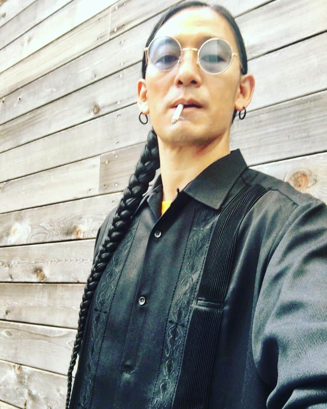 KAI_SHiNEのインスタグラム：「New Shirts✨✨ Thanxxx always‼︎🙏 @estrellastandard  @markesta_market  @8hotel  #shonan #jp」