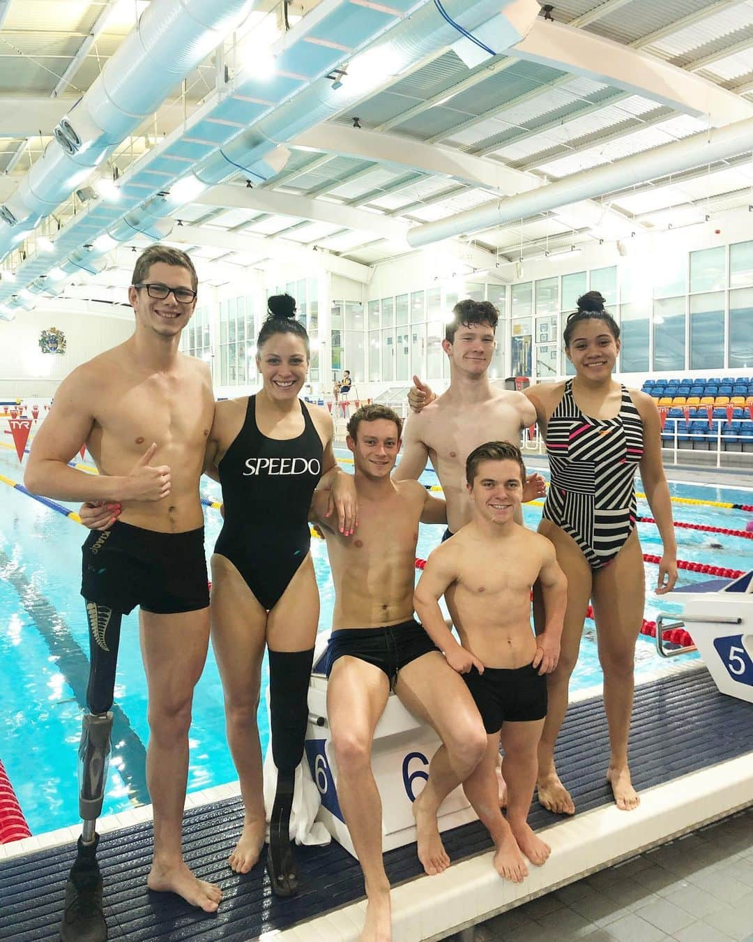 Sophie Pascoeさんのインスタグラム写真 - (Sophie PascoeInstagram)「Last dip in the Bath with the team 🔜  London for World Champs! ☄️💥🔥 #swimming #team #training #camp #bath #cominginhotbutnottanned #roadtolondon #worldchamps #herewego #teamcaption」9月6日 19時33分 - sophpascoe1