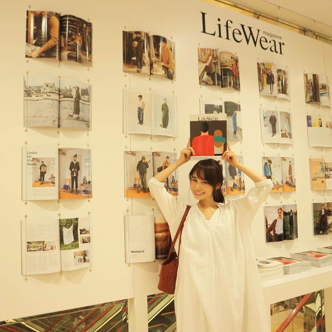 野村日香理さんのインスタグラム写真 - (野村日香理Instagram)「LifeWear PREVIEW EVENT。 UNIQLO銀座店12Fなう！#LifeWearmagazine すてき📕 手にとってみて🙌 #UNIQLO #創刊」9月6日 20時24分 - nomura.hikari