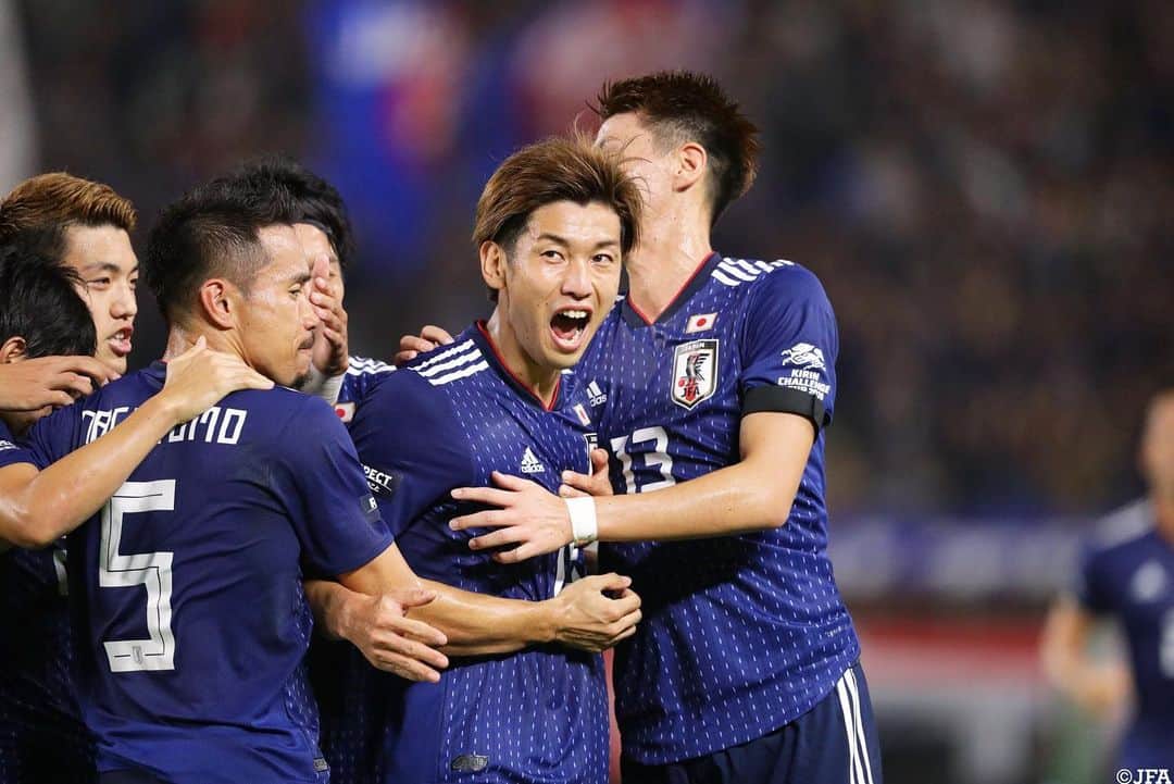 のインスタグラム：「昨日行われた代表親善試合は﻿ #大迫勇也 選手と #南野拓実 選手の﻿ ゴールでパラグアイ代表に勝利😁👍﻿ ﻿ 来週から、W杯予選が開始🔥﻿ 9/10にミャンマー代表と対戦します‼️﻿ ﻿ ﻿ #Ｊリーグ ﻿ #jleague﻿ ﻿ #jfa #daihyo ﻿ #japan #日本代表﻿ #オフショット #smile ﻿ #イケメン #offshot #samuraiblue﻿ ﻿  #中島翔哉﻿ #堂安律﻿ #長友佑都﻿ #久保建英﻿ #永井謙佑﻿ #橋本拳人﻿ #植田直通 ﻿ #伊東純也﻿ #鈴木武蔵﻿ #遠藤航﻿ #原口元気﻿ #板倉滉」