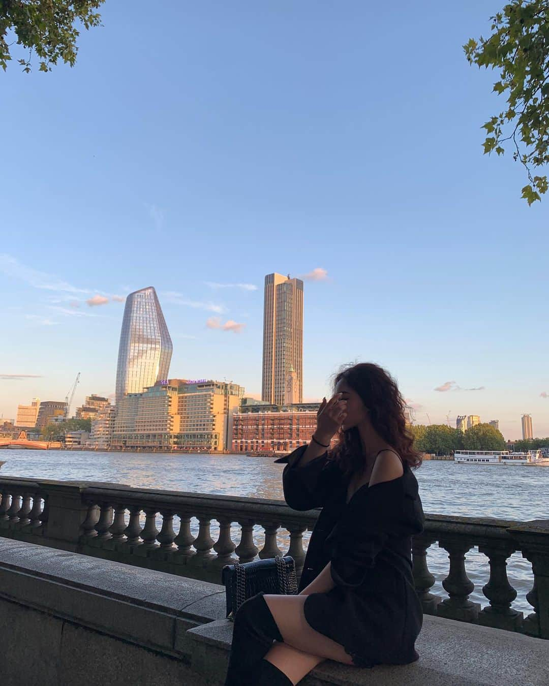 キム・ダビンさんのインスタグラム写真 - (キム・ダビンInstagram)「mood in London 🇬🇧 #다비in영국 #dabeen_travel」9月6日 20時33分 - daxbin