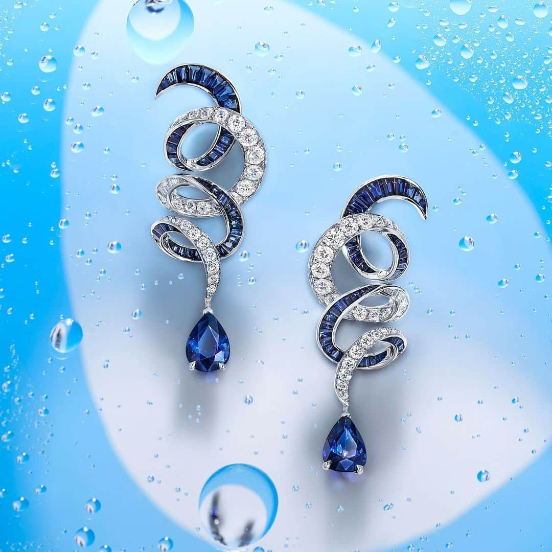 Graffさんのインスタグラム写真 - (GraffInstagram)「Vision in blue. . #graffdiamonds #highjewelry #diamondearrings」9月7日 2時20分 - graff