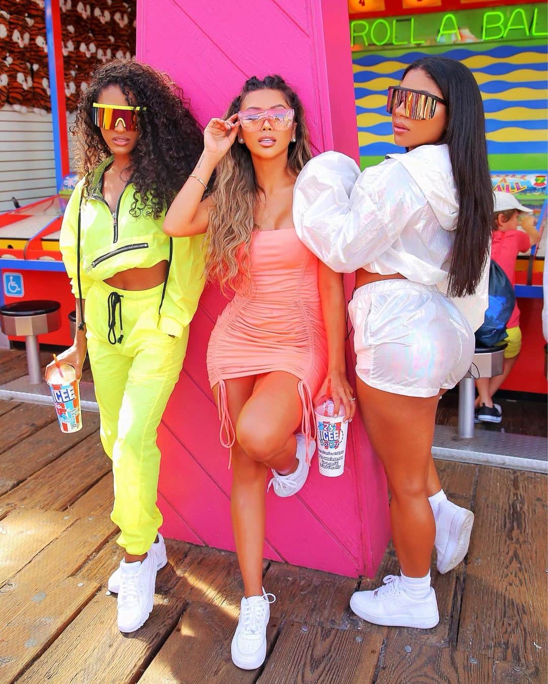 リアン Vのインスタグラム：「Me and my girls rockin the NEW @shoplianev “Bestie Collection” Merch! 💕 All of these items will be available online TODAY at 12PM PST! I’m so excited to share my merch with my entire #TeamLianeV! 🔥」