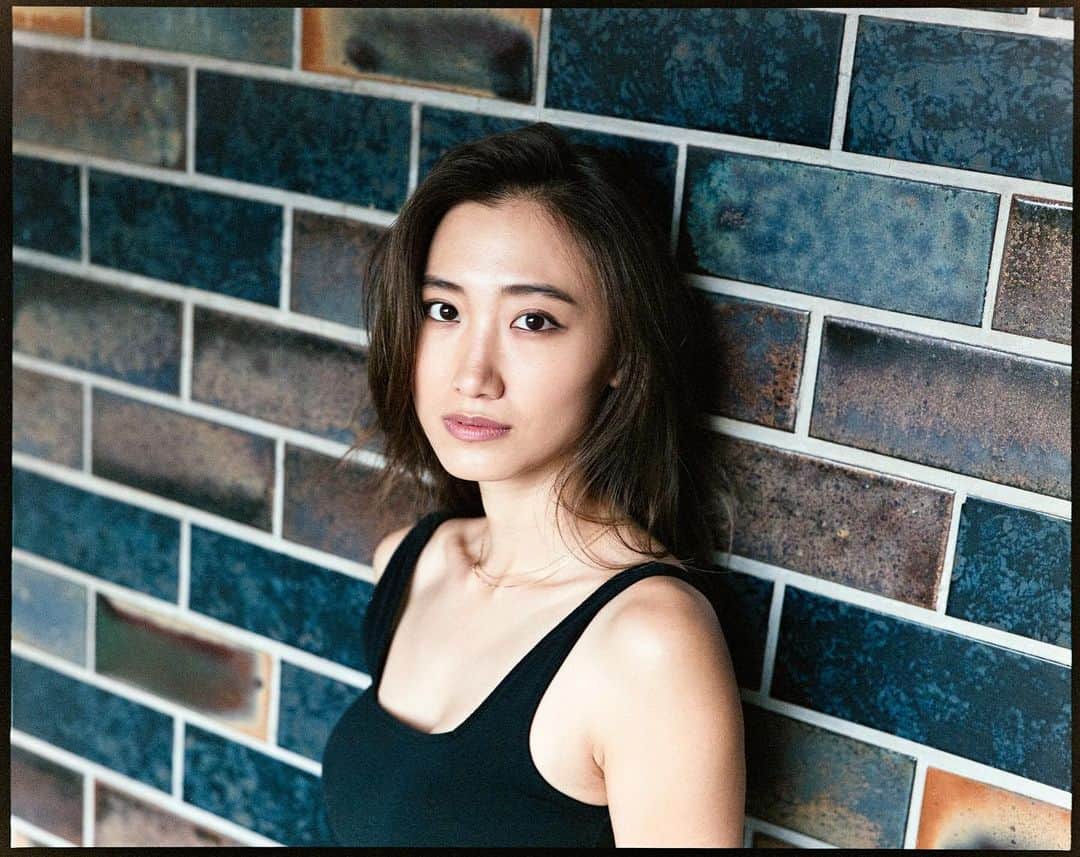 白雪のインスタグラム：「Yeah, It’s me.  Photo : @kageakis 📸🎞 #pentax67」