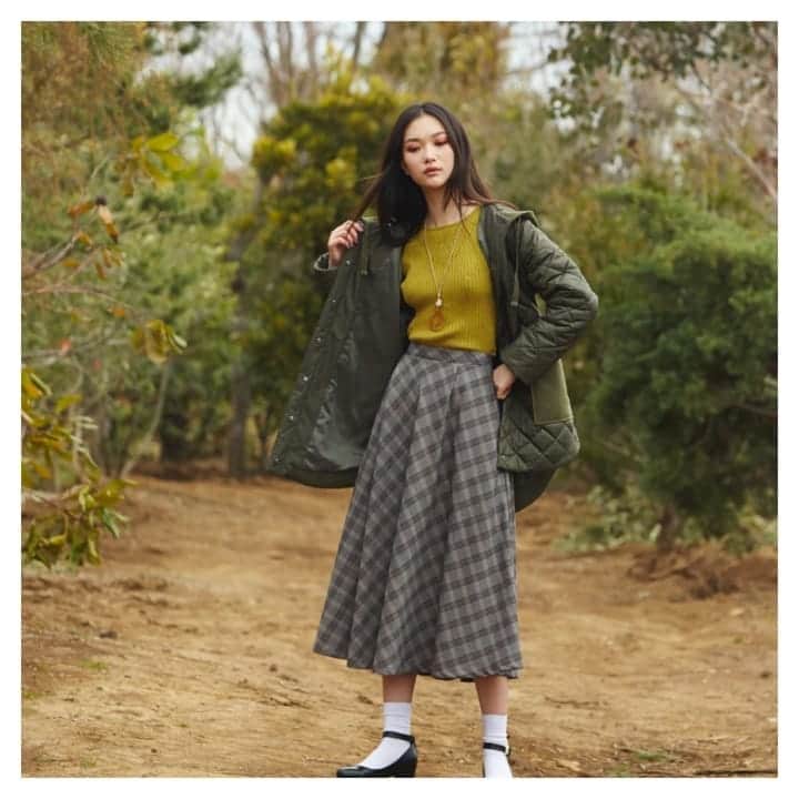 furryrate officialのインスタグラム：「【autumn collection】 . .秋冬らしい色合いに 表情ある生地感が◎ . . @uta_nao @yumi.nemoto.made #furryrate #furry #ファーリーレート #ファーリー #スカート #レース #チェック #バイヤスチェック #skirt #秋 #autumn #autumnfashion #longskirt #autumncollection #フレアスカート #ロングスカート」
