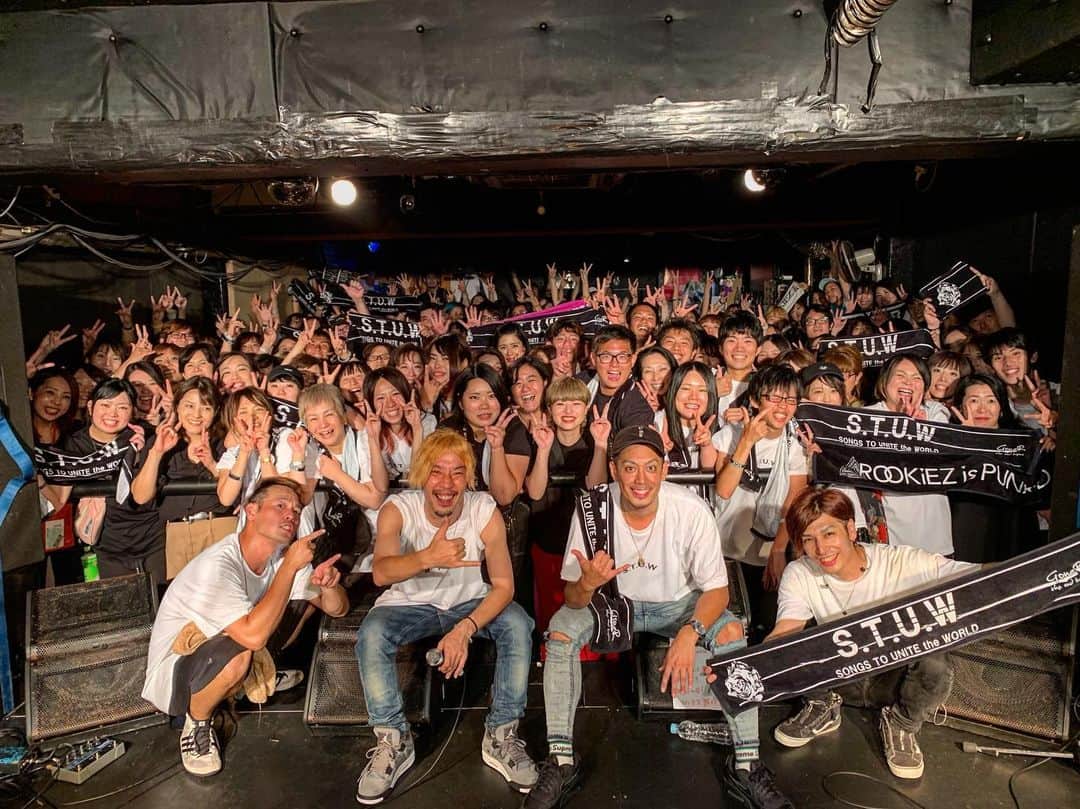 のインスタグラム：「S.T.U.W初ライブ！！ 本当に暖かい空気の中楽しい時間をありがとう！！ めっちゃ楽しかった！  そして皆に会えてよかった！  ありがとう、ただいま！！ #stuw #live #nagoya #zion」