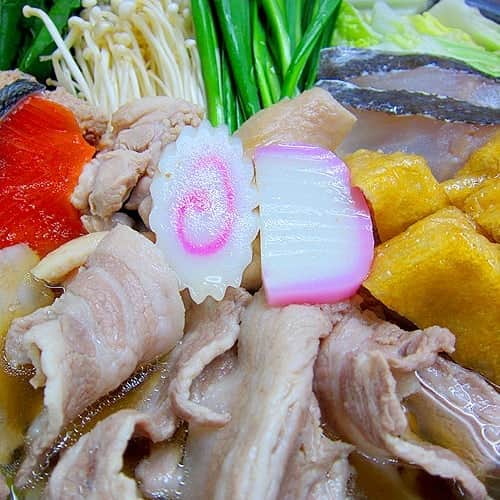 大鷲透のインスタグラム：「お鍋会のお知らせ 9月9日(月)19時～ガガトン(長野市)にて第一回通販で頼んだ大鷲のちゃんこ鍋を囲う会を行います。 もちろん10/22DDT長野大会のチケットも即売いたします！ 完全予約制になるのでお問い合わせはガガトンさんへ ちょいぽろ酒場 ガガトン 026-227-7966 #ddtpro https://t.co/ewdFreUBug https://t.co/W7VkRAIA64」