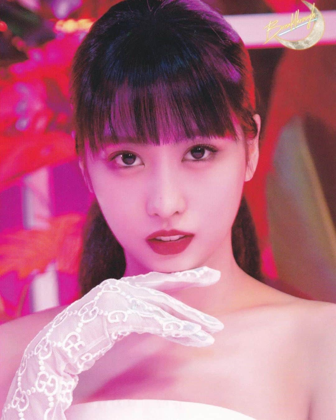 モモさんのインスタグラム写真 - (モモInstagram)「♡ [Scan] 190905 - <Breakthrough> Photocards Scans  #MOMO #트와이스 #모모 #平井もも #もも #TWICE © owner」9月6日 21時24分 - momojype