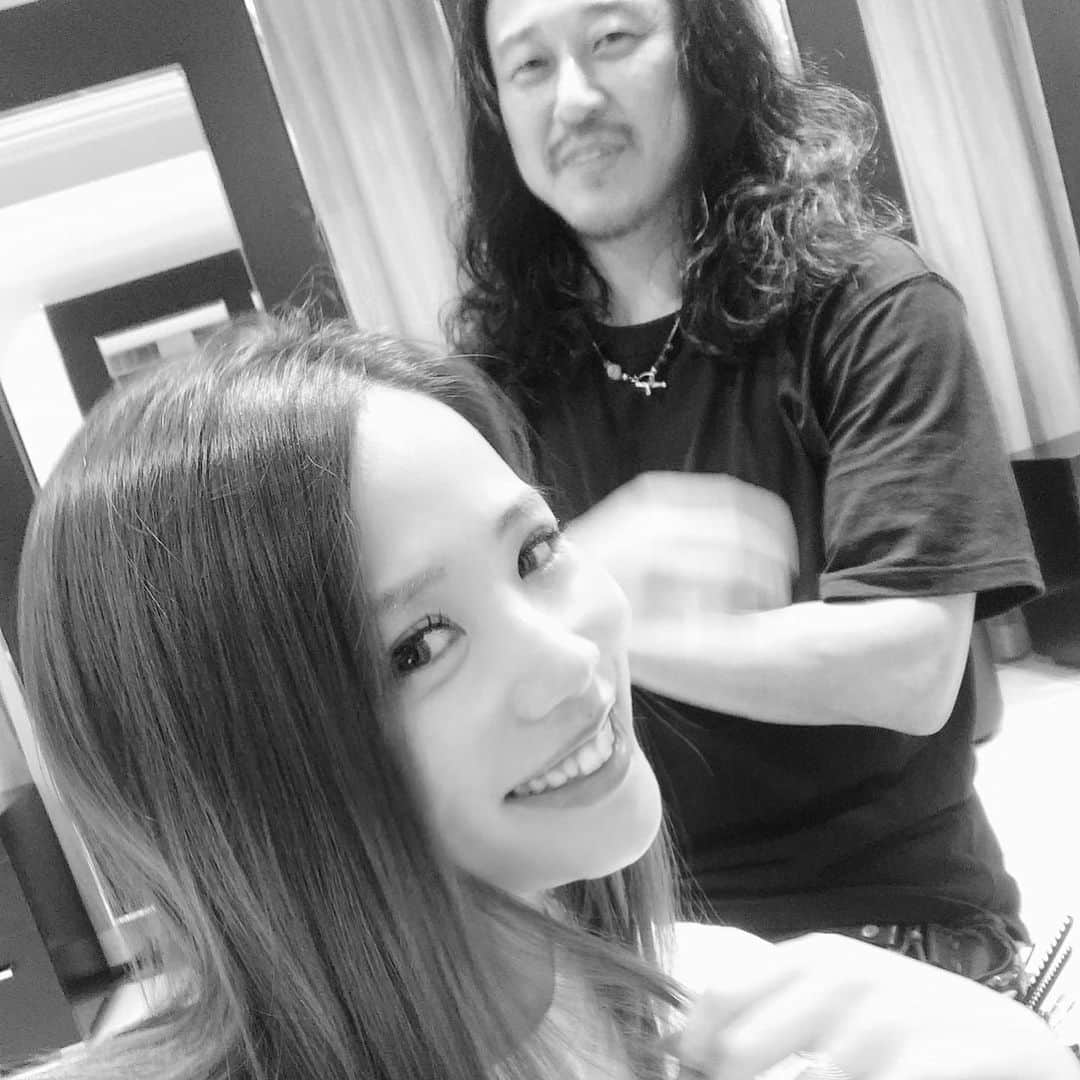 鈴木涼美さんのインスタグラム写真 - (鈴木涼美Instagram)「すっぴんで美容院。また伸びてきたけど笑い飯系男子のスタイリストさんの方が髪が長い。 美容院は @amis_by_air  笑い飯は @amis_kazuya_sato  #haircut #haircolor #amisbyair #tokyostyle」9月6日 21時38分 - suzumisuzuki