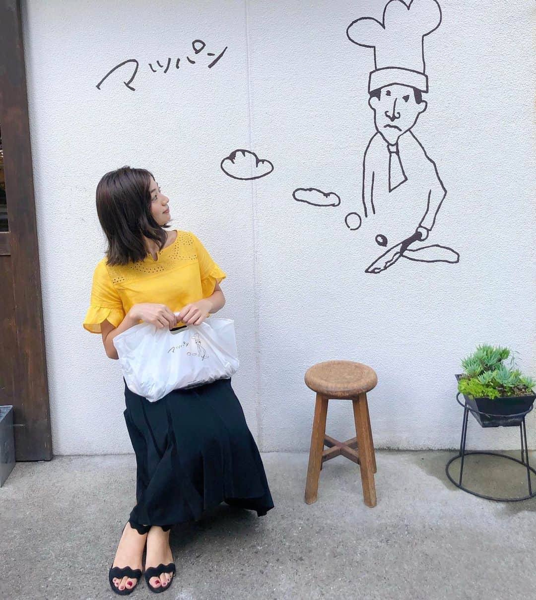 村上奈菜さんのインスタグラム写真 - (村上奈菜Instagram)「可愛くて美味しいパン屋さん見つけた🍞🥐🥖 地元だったら通いたい〜🐥 #服忘れてお母さんにもらった」9月6日 21時40分 - murakami__nana