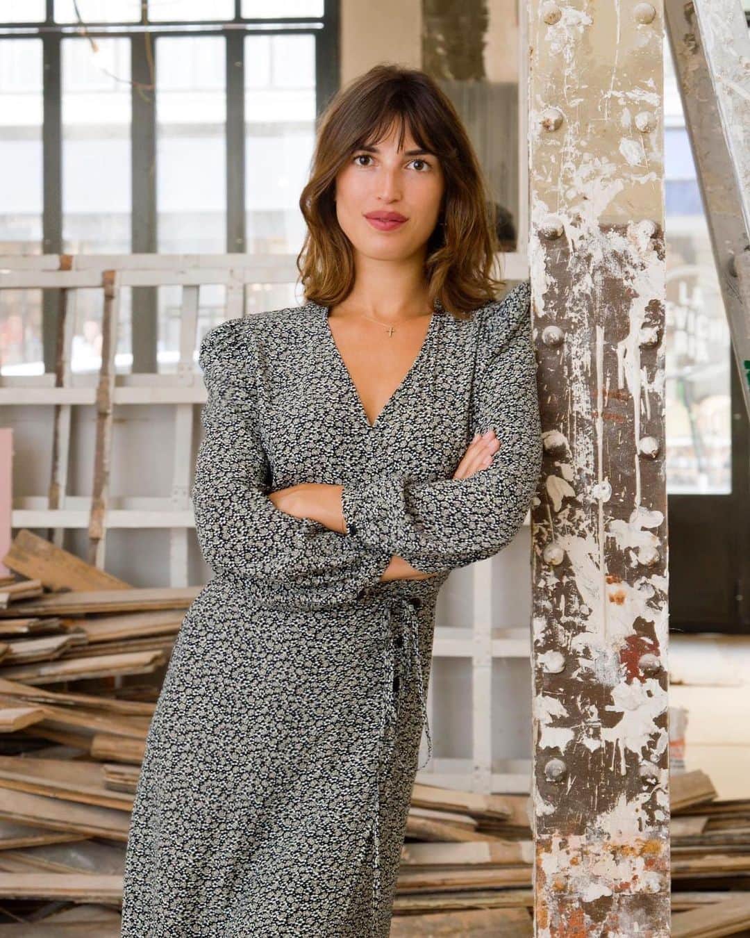 Jeanneのインスタグラム：「This is the most exciting news for @rouje and me this year. After growing up in my parents’ restaurant in Paris, I open my own bistrot ..and the first Rouje boutique! We are working on this project for more than a year and it will finally open by the end of September... can’t wait to welcome you there 💘」