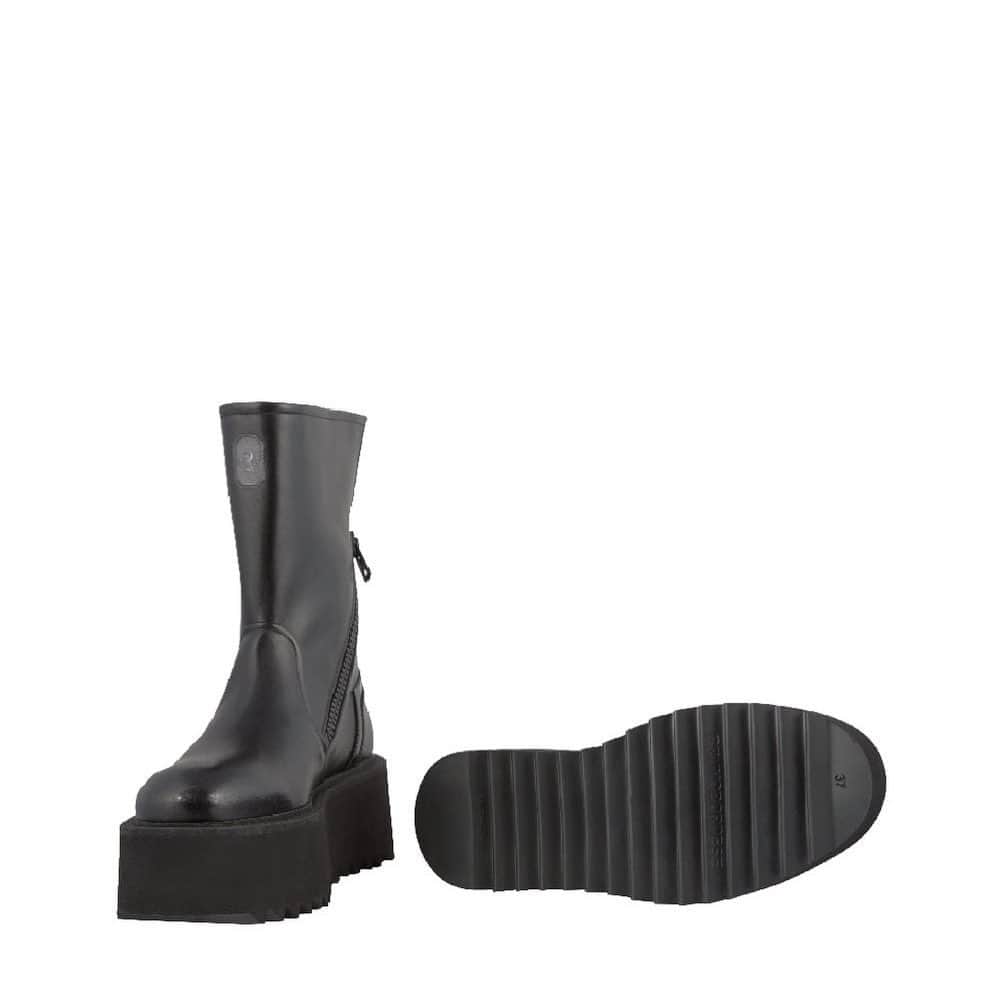 ブルーノボルデーゼさんのインスタグラム写真 - (ブルーノボルデーゼInstagram)「“DC” shoes #brunobordese #woman #boots #detail1 NEW COLLECTION #fw19  www.brunobordese.com . . . . . . . . #brunobordese #cowboy #style #mood #shoesoftheday #shoes #boots #leather #nabuk #embroidery #special #esclusive #black #iconicshoes #shoesdesign #shoesaddict #fashionshoes #shoeslover #instashoes #loveforshoes #blackboots #wintershoes #fashiondesign #madeinitaly #shoesaddict」9月6日 22時25分 - brunobordese_official