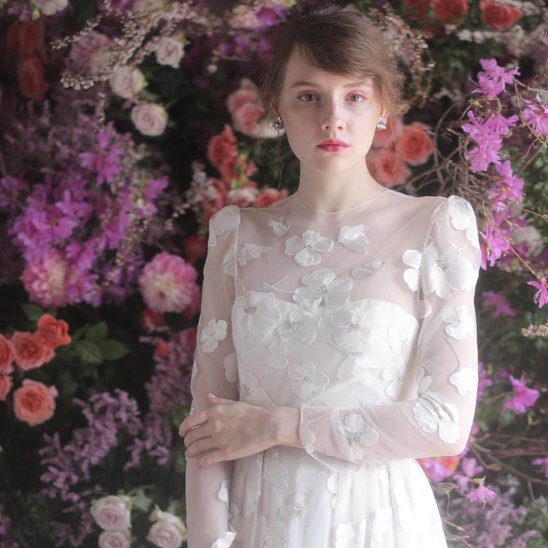 のインスタグラム：「9月開催のフェアのお知らせ * ◾︎大阪店◾︎9/13(金)-16(月) Fiore Biancaオリジナル新作ドレスフェア * ◾︎鎌倉店◾︎9/28(土) 和装をお探しの花嫁様へ -白無垢や色打掛をご試着できる和装フェア * ◾︎仙台店◾︎9/28(土)-29(日) 花嫁様に人気なデザインを取り揃えた オリジナルドレスフェア * ◾︎西鉄グランドホテル店◾︎9/28(土) カラードレスをお探しの花嫁様へ -Yolan Cris/オリジナルカラードレスフェア * ◾︎つくば店◾︎ 9/28(土)-29(日) Fiore Biancaオリジナル新作ドレスフェア * * ご結婚がお決まりになった方、 お衣装にお悩みの方はもちろんのこと 提携外会場の花嫁様もご予約頂けます。 詳しくはFiore Bianca HPの Event & Fairページをご覧くださいませ * * #fiorebianca_wedding  #fiorebianca  #weddingdress  #wedding #フィオーレビアンカ #ウェディング #ウェディングドレス #カラードレス #ドレスフェア #ドレス試着 #花嫁和装 #和装試着 #ドレス選び」