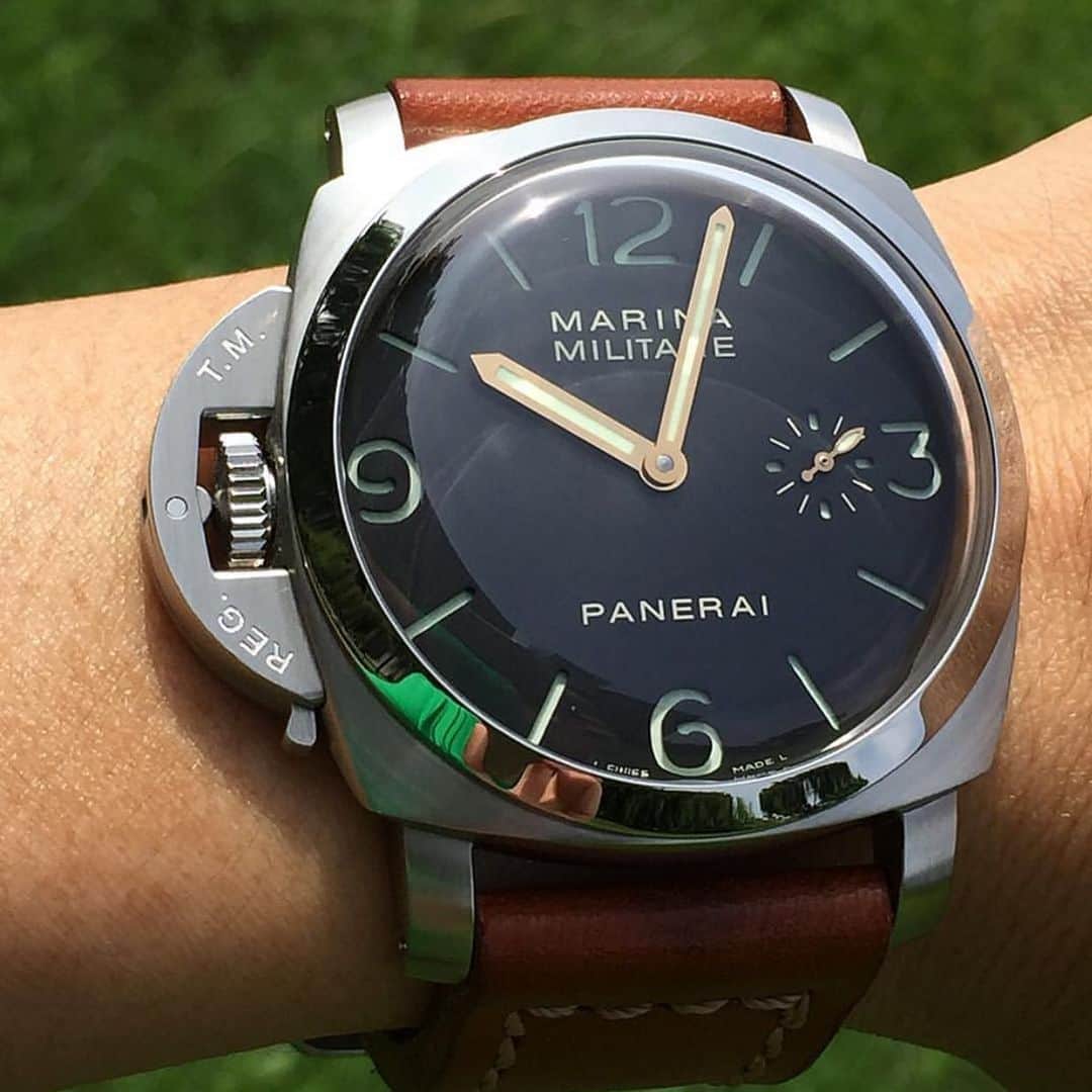 パネライのインスタグラム：「One of the best destro models. The #Panerai #PAM217 47mm Marina Militare from 2005. Pic by @marc820920 #paneraicentral」