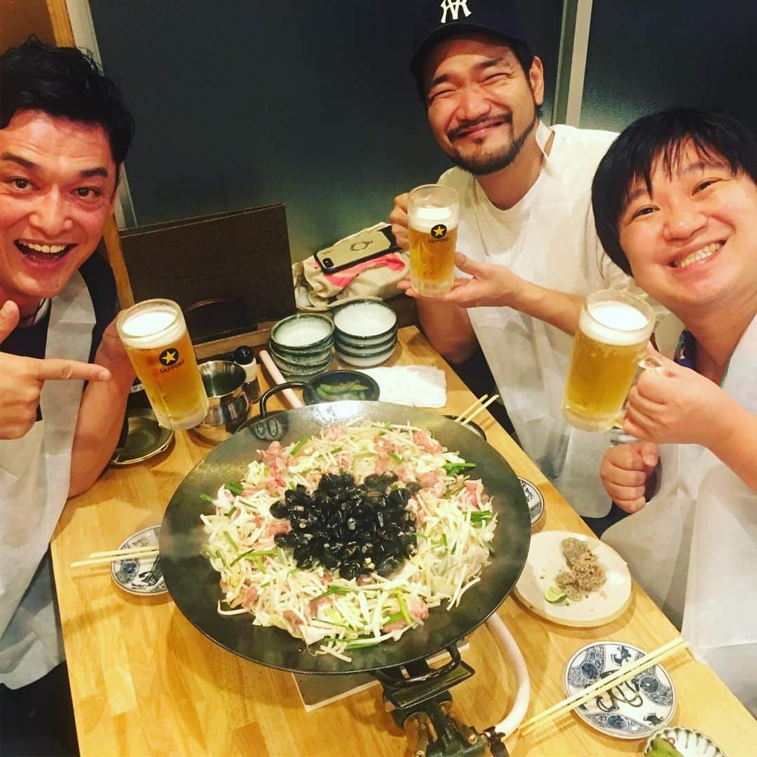 宮田麺児のインスタグラム：「おじさんとケツ」