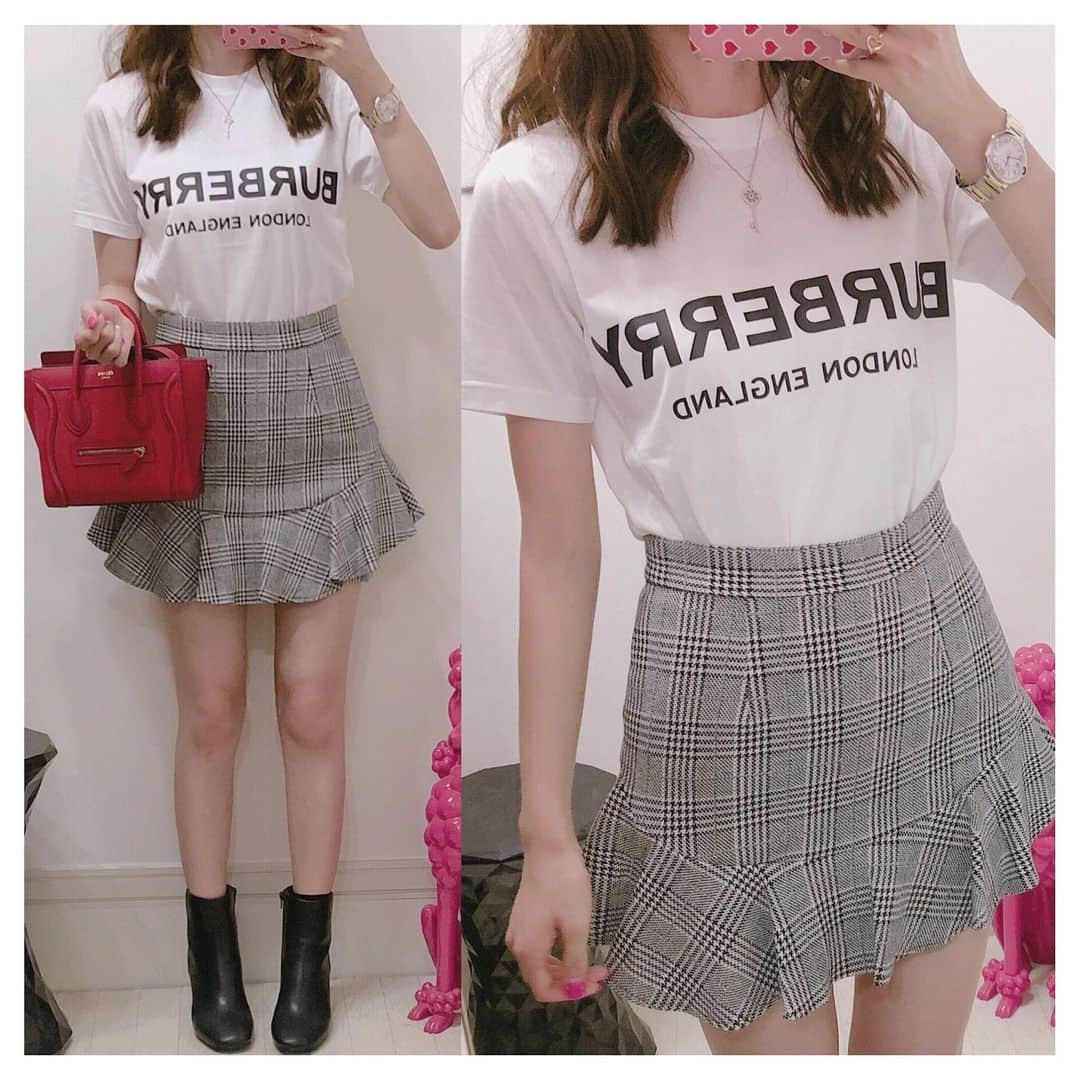 おまみのインスタグラム：「＊﻿ ＊﻿ coordinate 。♡﻿ ﻿ tops:burberry﻿ skirt:snidel﻿ shose:snidel﻿ bag:celine﻿ ﻿ チェックスカート×ショートブーツ 。♡﻿ ﻿ ﻿ #coordinate #code #outfit #ootd #wear #fashion #burberry #snidel #checkskirt #celine #celinebag #コーディネート #コーデ #コーデ記録 #ファッション #ファッションコーデ #おまみ服 #バーバリー #バーバリーtシャツ #スナイデル #チェックスカート #ミニスカート #セリーヌ #セリーヌバッグ #ショートブーツ #tシャツコーデ #秋服コーデ #秋服 #コーデ日記 #チェック」