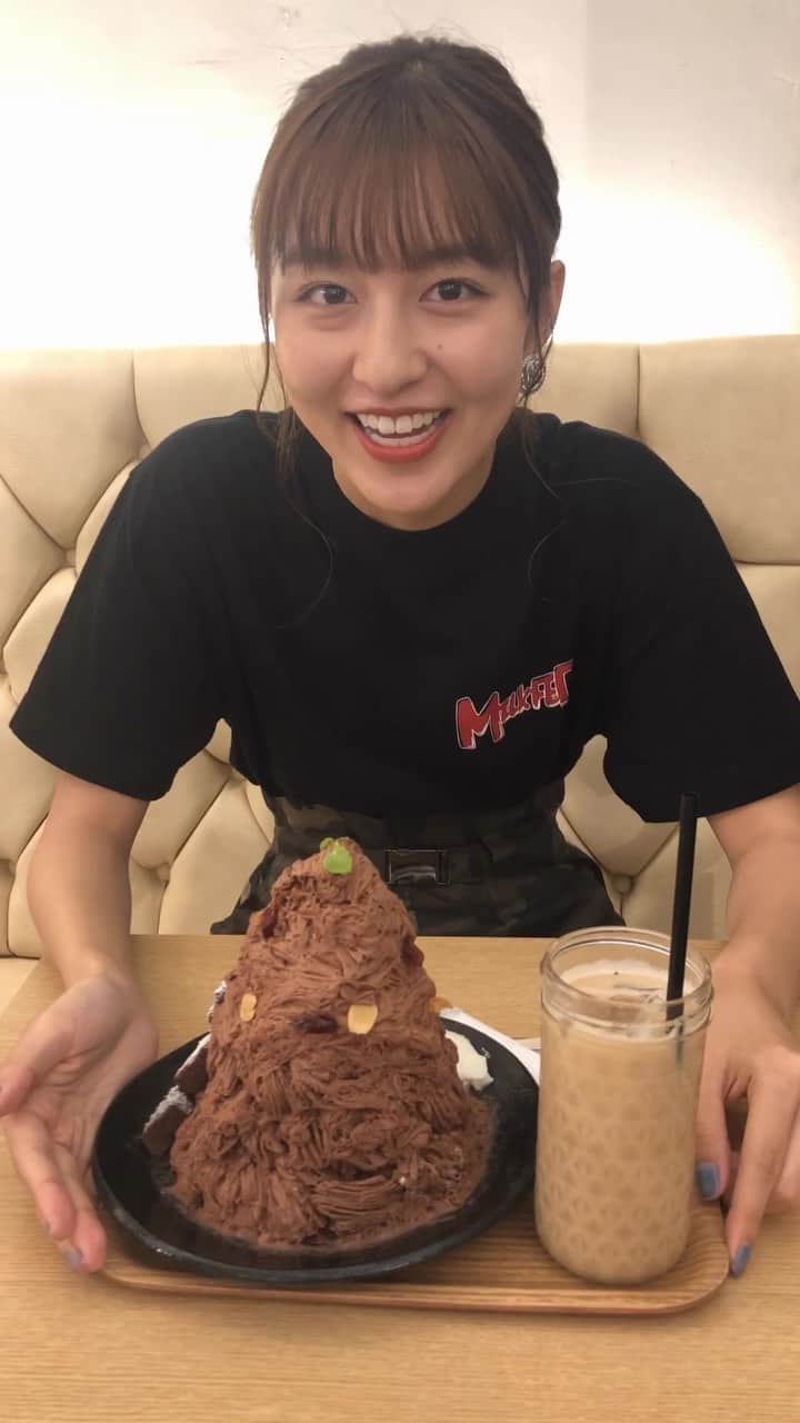 のインスタグラム：「YouTubeの動画とはまた違う動画です📷 IGTVでは彼女感を楽しんでください〜〜 @ichirika_62 @riko_ichino #りかりこ #双子 #彼女感」