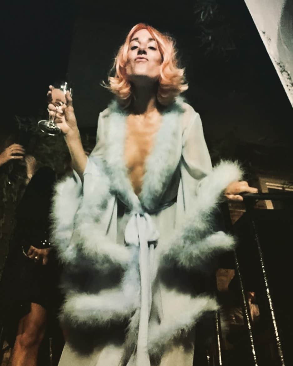 のインスタグラム：「🐩Thanks to all that made it last night! And Thankyou to all the wonderful Birthday love! What a night, wow, what a hangover 🍾🍾🍾 #regram @richiejft」