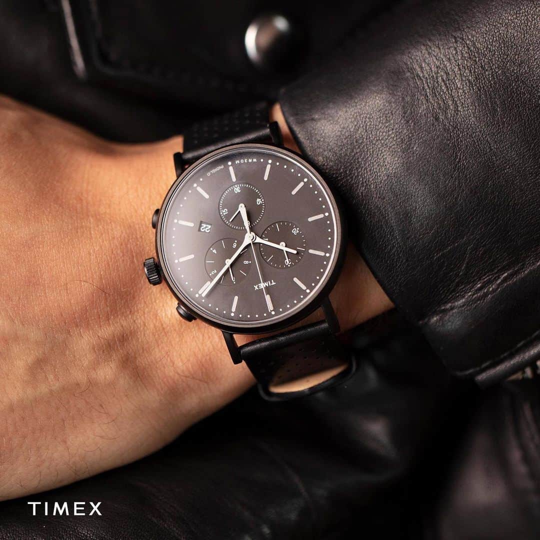 のインスタグラム：「Keep it simple.  #wedontstop #timex #fairfield #minimalist #chronograph ⌚: Fairfield Chronograph 41mm」