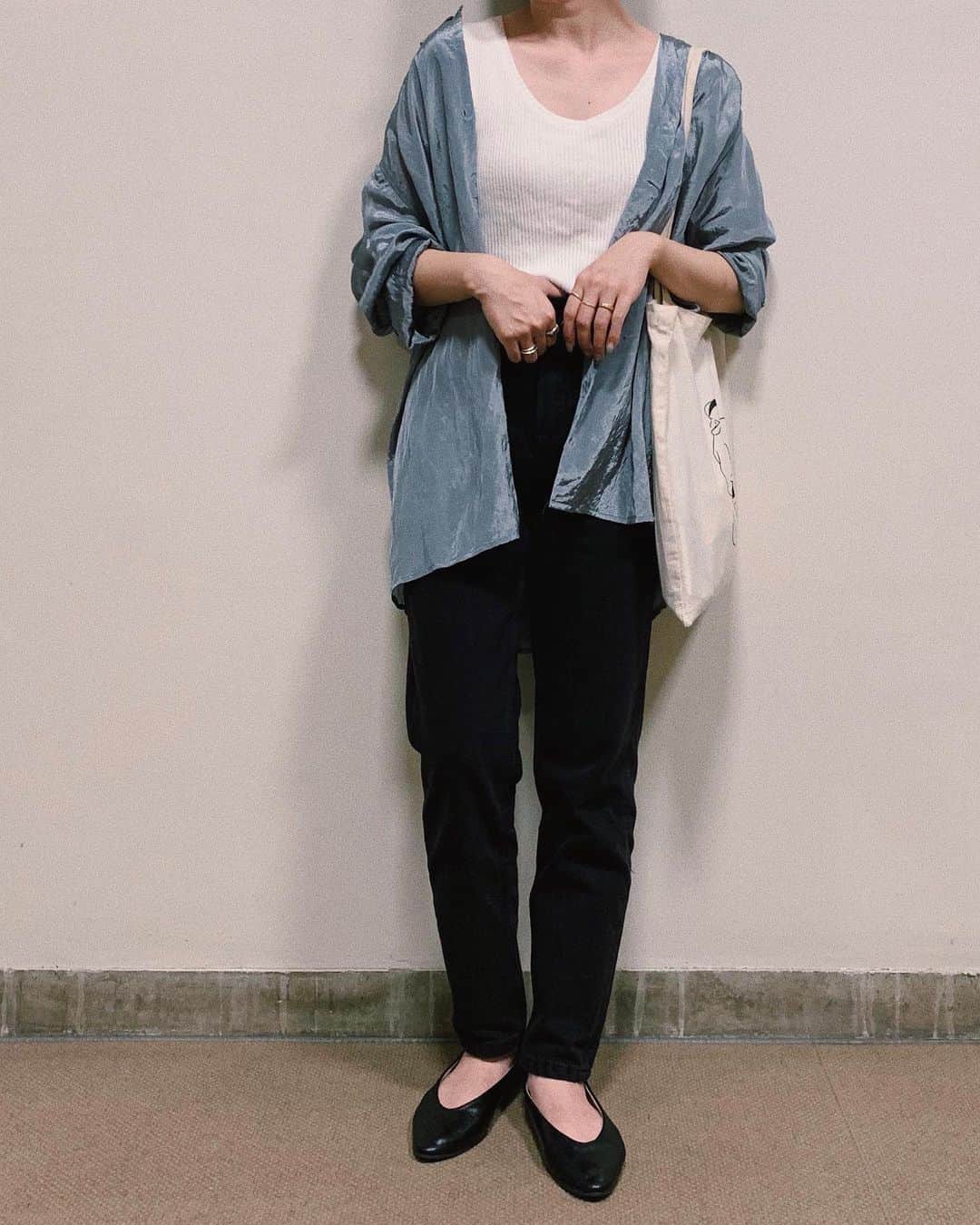 のインスタグラム：「﻿ ﻿ 着る服困りますね🤔﻿ ﻿」
