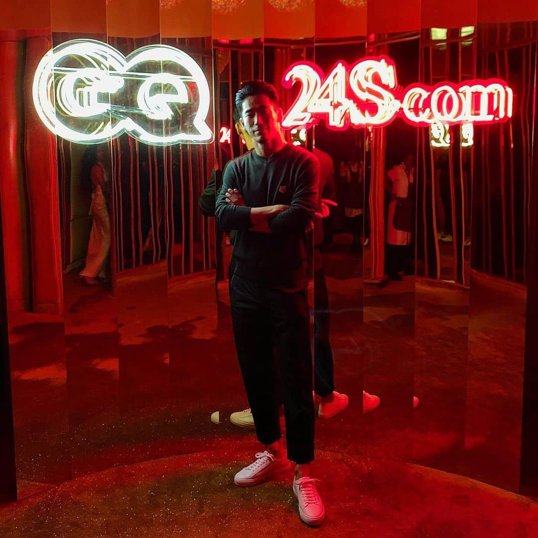 小林直己さんのインスタグラム写真 - (小林直己Instagram)「GQ + @24smen NEW YORK FASHION WEEK PARTY  My brother @mikemoh ! It was an energetic night. I was glad to see the @GQ team again. @politeco  Thank you.  ニューヨーク・ファッション・ウィーク、GQ + 24Sのパーティにて。 「ワンス・アポン・ア・タイムイン・ハリウッド」に出演しているマイク・モーさんと。  #EXILE #三代目JSOULBROTHERS #三代目JSOULBROTHERSfromEXILETRIBE #三代目JSB #三代目 #3jsb #ldh #小林直己 #NaokiKobayashi  #GQ #condenast #onceuponatimeinhollywood #asian #boomboomroom #nyc #nyfw #nyfw2019 #maisonkitsune #fashion #友達になりました」9月6日 23時46分 - naokikobayashi_works