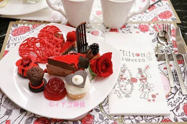 のインスタグラム：「✿ヒルトン東京✿﻿ ﻿ 「アリス in ローズ・ラビリンス」﻿ 2019年9月6日（金）から11月6日（水）﻿ ﻿ 薔薇と鏡の美空間でデザートビュッフェに謎解きゲーム ！﻿ ﻿ 大人アリスの世界観を味わえる、バラやハート形のスイーツが登場！﻿ ﻿ 詳しい実食レポートは⬇︎﻿ ichigo-tantei.com/hiltontokyo5/﻿ ﻿ 𓃚𓂃𓂃﻿ #🍰 #halloween ﻿ #ヒルトン東京 #新宿﻿ #ハロウィン #ハロウィンビュッフェ﻿ #デザートビュッフェ  #strawberry ﻿ #アリス #Alice #謎解き﻿ #スイーツブッフェ #デザートブッフェ ﻿ #食べ放題 #ビュッフェ #アリスinローズラビリンス﻿ #ケーキ # #ヒルトンスイーツ﻿ #スイーツ #デザート #🌹 #hilton﻿ #cake #アリスインローズラビリンス﻿ #イチゴ探偵 #謎解きゲーム #mystery﻿ #飯テロ #いちごテロ #🍓」
