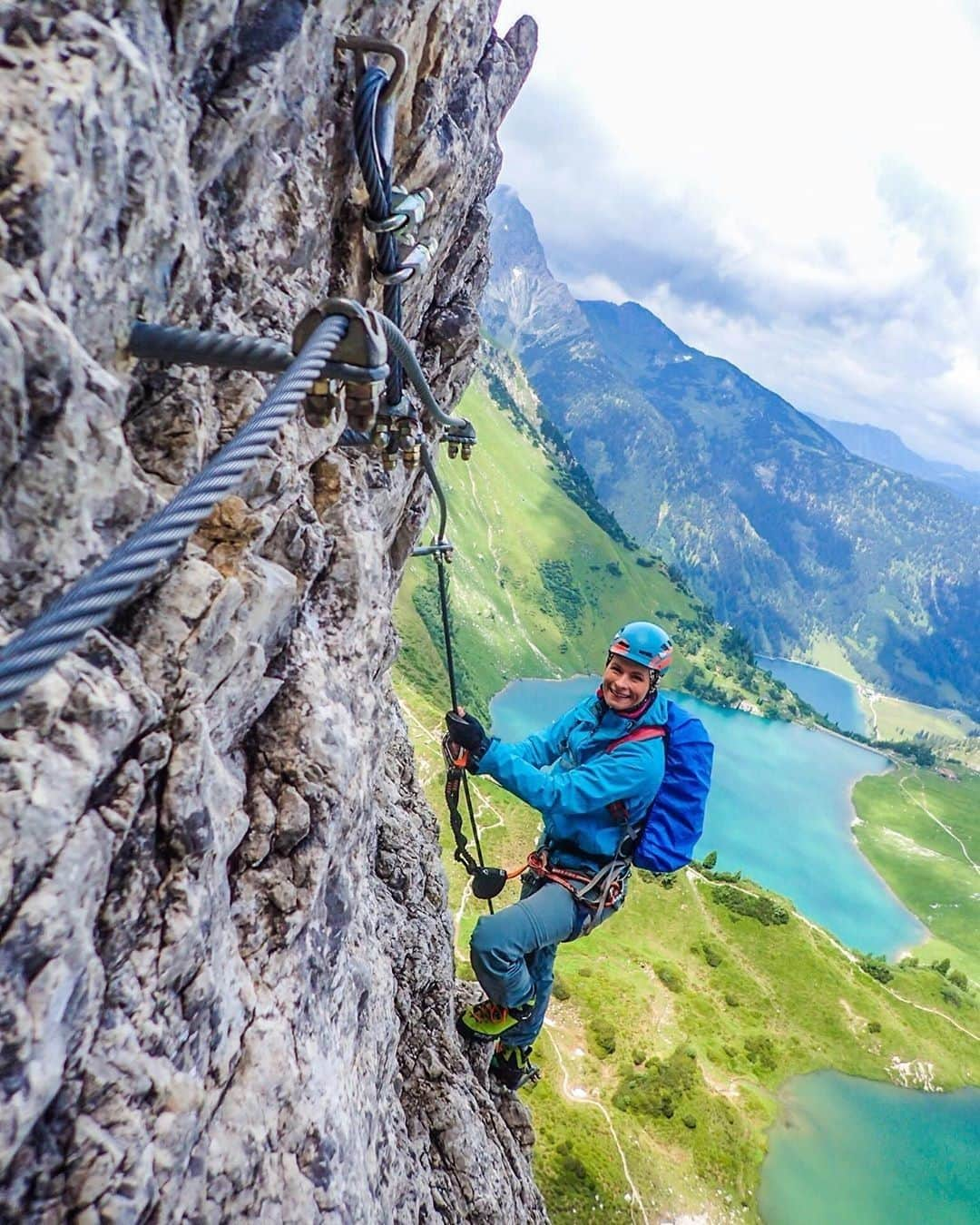 ドイターさんのインスタグラム写真 - (ドイターInstagram)「The mental aspects of climbing are definitely as important as the physical ones 🧗 💚  For achieving the perfect climb your mind should be concentrated and focused, handle your ego, accept failure and most important, positive self-talk will get you through the hardest moments. (Location: Vilsalpsee, Tannheim, Austria ) ---- Thanks, @puls_der_freiheit for showing us where you #traveltheworld with Deuter. ----- Please tag #yesdeuter to be featured. We love to see where you Deuter! ----- #deuter #deuterbackpack #climbing #climbingislife #climbingnation #rockclimbing #climbinggear #bergliebe #klettersteig #viaferrata」9月7日 0時00分 - deuter