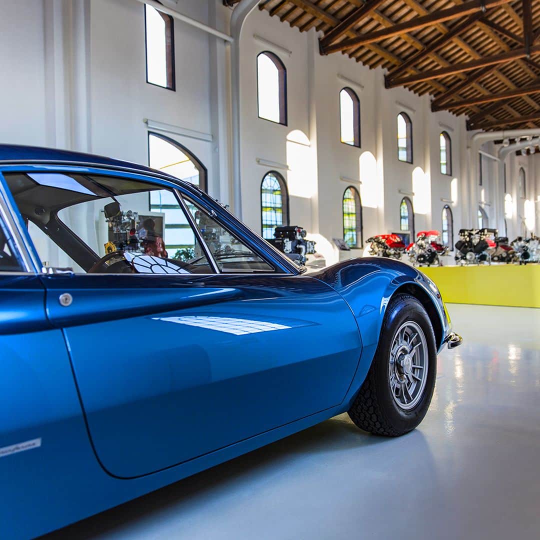 フェラーリさんのインスタグラム写真 - (フェラーリInstagram)「Classic elegance and everlasting beauty. Discover historic models at the #MuseoEnzoFerrari. @MuseiFerrari #FerrariDino206GT #Ferrari #VintageCar #LuxuryCars」9月7日 0時00分 - ferrari