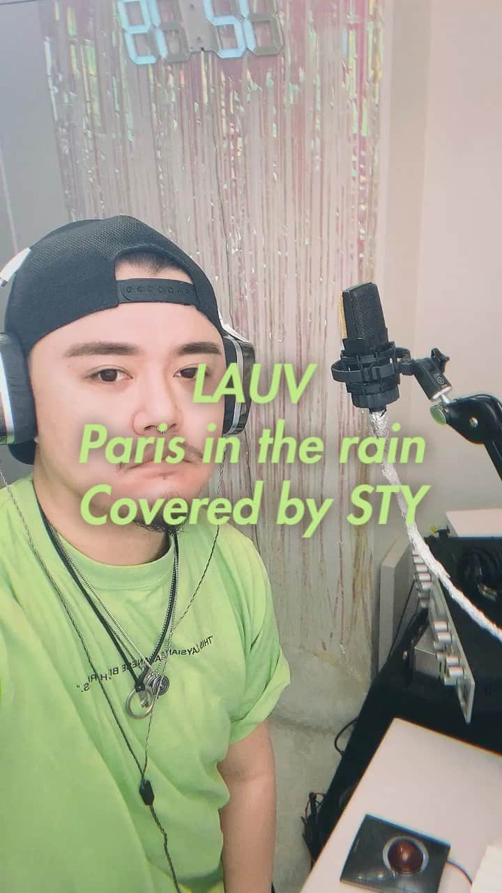 STYのインスタグラム：「#cover #mesinging #ParisInTheRainLAUV #ParisInTheRain #LAUV #ラウヴ #RnBcover #RnB #AcousticCover #カバー #coversong #singer #instacover #instagramsinger #acousticcover #vocal #sing2music @lauvsongs . なんて甘い曲なんだー！というわけで、さいきんこういう曲を歌うことによって自分をときめかせています（白目）」