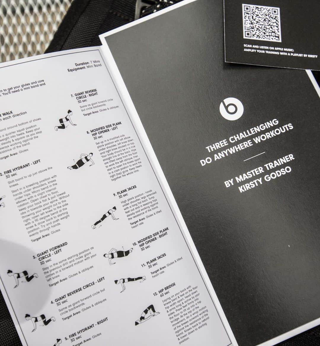 Kirsty Godsoさんのインスタグラム写真 - (Kirsty GodsoInstagram)「I’m never really anywhere. Everywhere but home and always on the go. Music and workouts are what keep me grounded and give me a sense of routine and an ability to make any city feel like home. Honored to partner with @beatsbydre for a NYFW Fit Kit including 3 custom workouts, @madeof_____ Protein, a Power Workout playlist and of course my favorite Powerbeats Pro. See workouts on my IG story and hit link in bio to listen now and tag us in the adventures and moods this playlist takes you through 🖤🎶⚡️✨ @applemusic #letswork」9月7日 0時35分 - kirstygodso