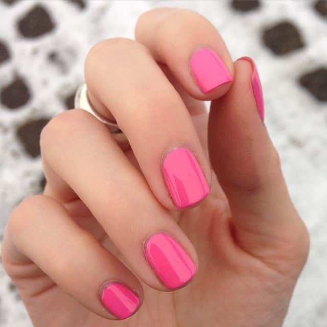 OPIさんのインスタグラム写真 - (OPIInstagram)「You can still get a 💋 if you're not Brazilian if you're wearing this warm luscious pink #KissMeImBrazilian! We love your mani @fanessinista⁠ ⁠ ⁠ #ColorIsTheAnswer #OPIObsessed #Nails #Manicure #NOTD #NailsOfTheDay #OPI #NailSwag #NailInspo #NailInspiration #NailsOfInstagram⁠」9月7日 10時25分 - opi