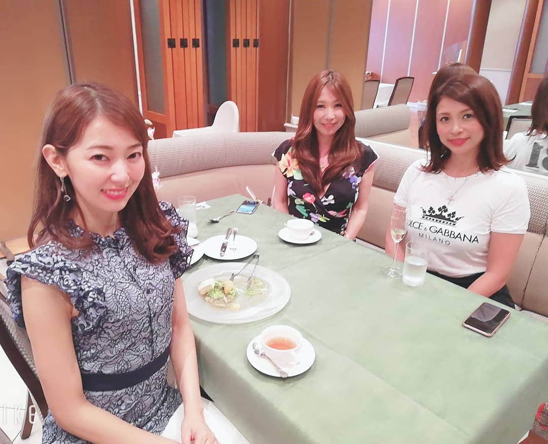 杉山由紀子のインスタグラム：「いよこさん、よしこさんと エッセンスミーティングのアフター♥️ * ほんとにかっこいい✨ 学ぶことがたくさんです✨」