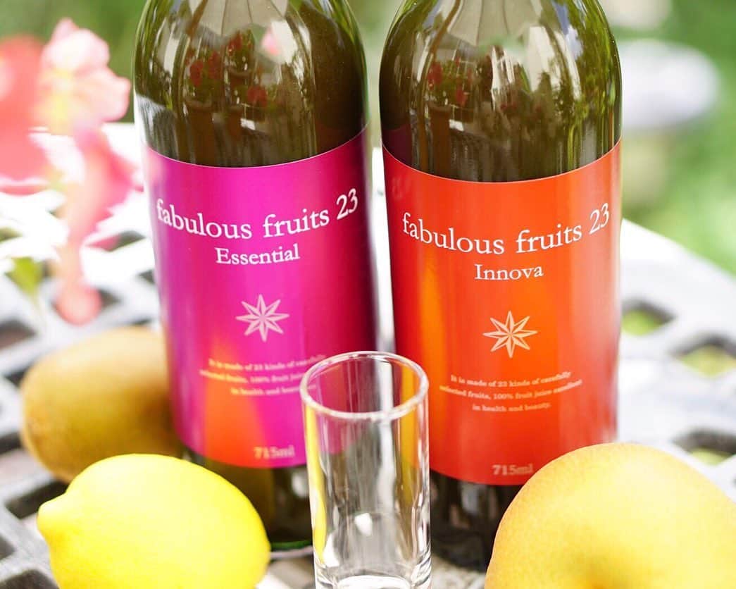 amiさんのインスタグラム写真 - (amiInstagram)「． Recommended drink ． 気になっていた @fabulousfruits23 さんの 健康飲料を飲んでみました🥤 ． こちらのジュース、スーパーフルーツ といわれるアサイベリーやクコの実を はじめとする希少性の高いフルーツに 着目し、その中から選びぬかれた23 種類のフルーツでつくられたもの♡ ． 飲みやすいし美味しいし 健康にも良さそうなので嬉しい❤️ ． 国産品なので嬉しい♡ 毎日飲みますฅˆ•ﻌ•ˆฅ♬*゜ ． ． #ジュース#美活#健康生活#フルーツジュース#スーパーフルーツ#アサイベリー#クコ#健康飲料#フルーツ好き#毎日フルーツ」9月7日 11時19分 - amikuma1219